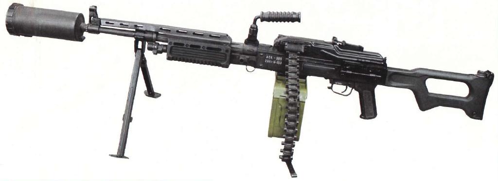 АЕК-999, Оружие и снаряжение