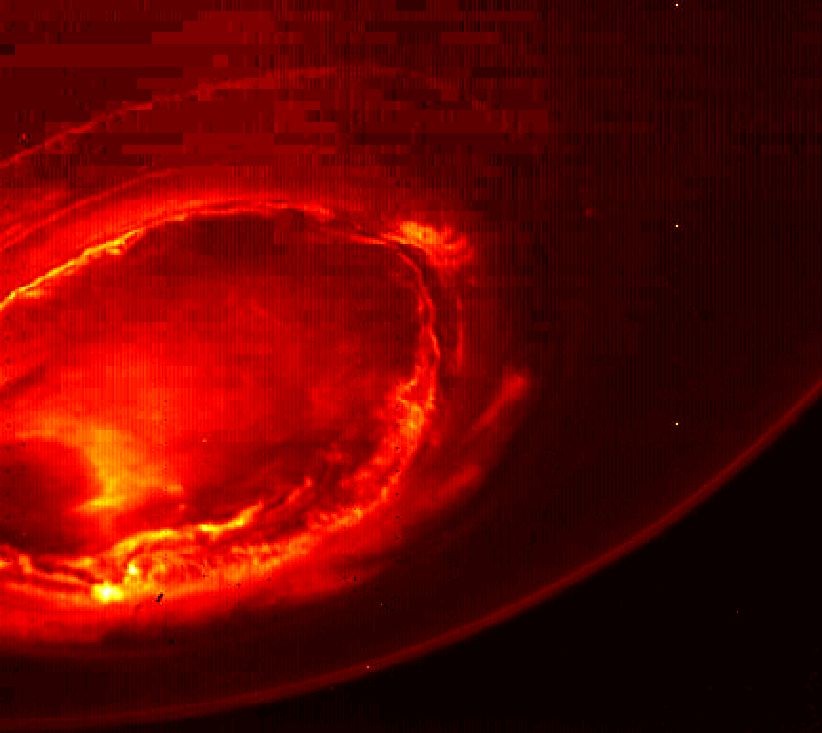Космический зонд Juno прислал уникальные фотографии Юпитера