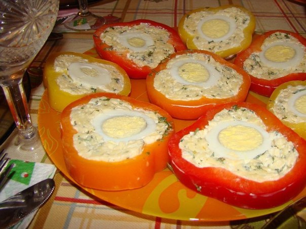 Перец с сырной начинкой и яйцом, Закуски (рецепты)