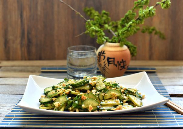 Освежающий салат из огурцов с арахисом, Салаты (рецепты)